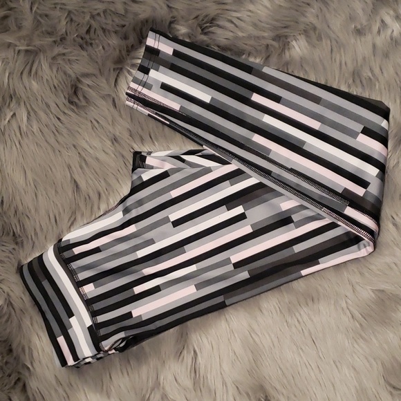 ⭐Free With Purchase⭐ - Picture 1 of 5